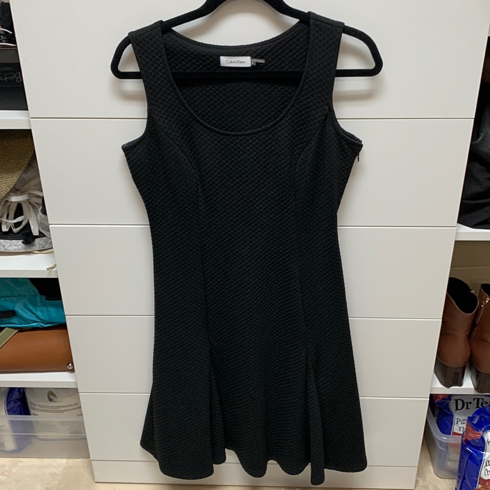 Calvin Klein sleeveless inverse pleats black on black dress  size 8